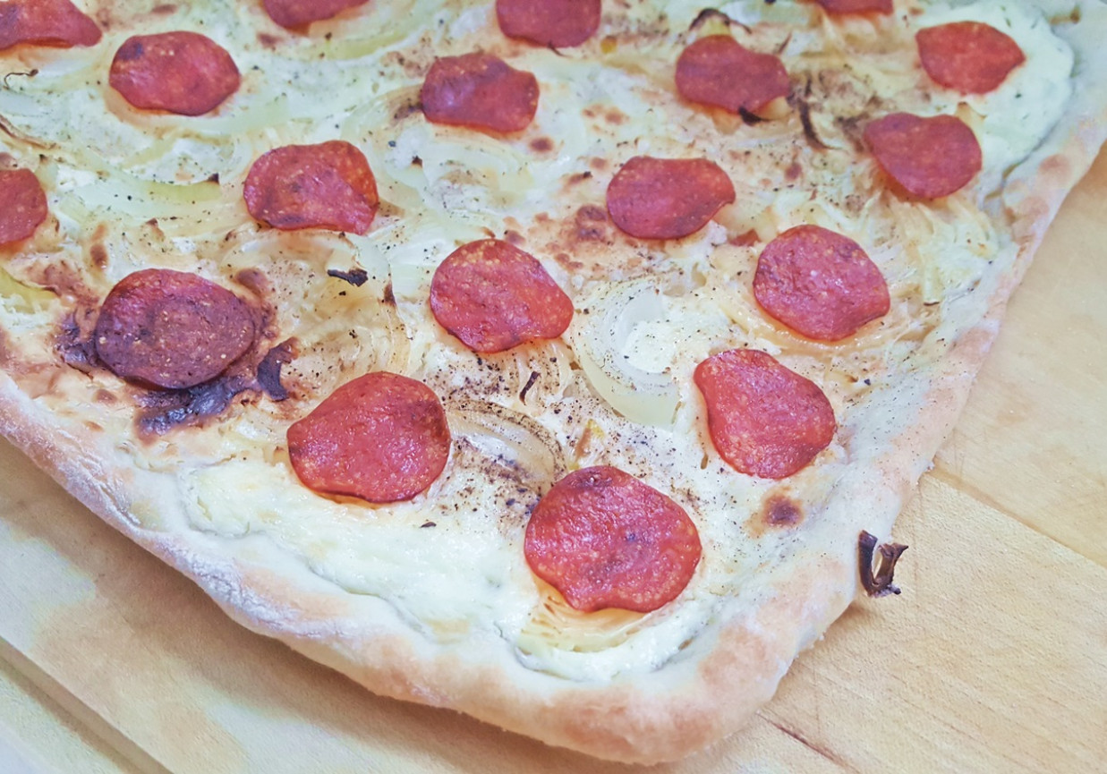 Flammkuchen Z Salami Doradcasmaku Pl