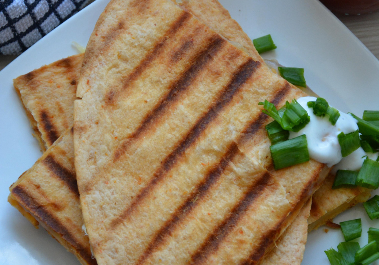 Grillowana tortilla z serem i szynką DoradcaSmaku pl