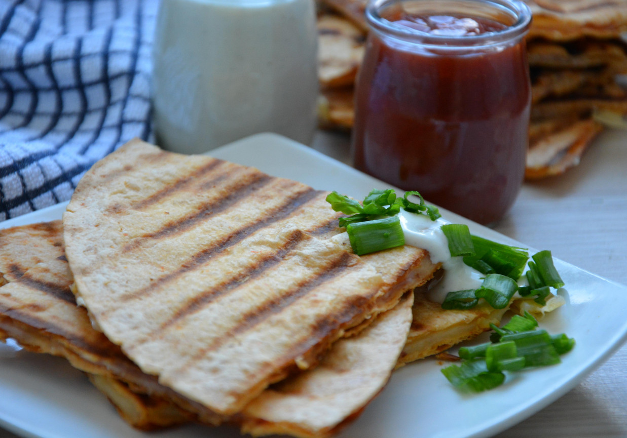 Grillowana tortilla z serem i szynką DoradcaSmaku pl