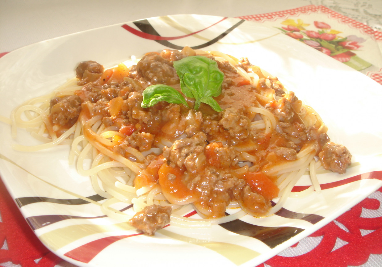 Idealnie gęsty sos do spaghetti z mozzarellą DoradcaSmaku pl