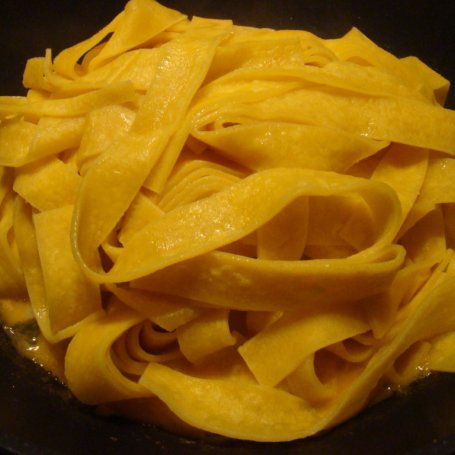 Makaron Pappardelle Z Krewetkami I Pomidorkami Koktajlowymi