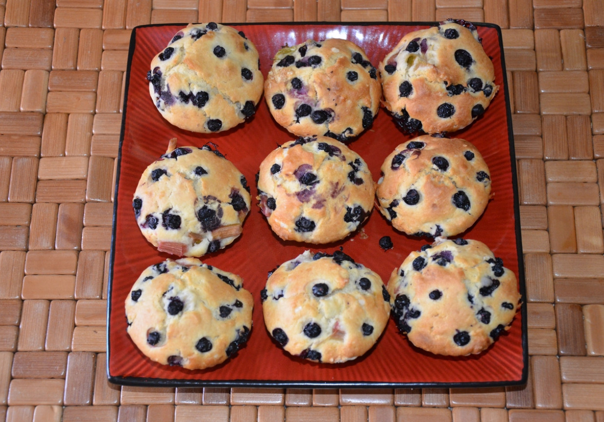 Muffinki Z Jagodami I Rabarbarem Doradcasmaku Pl