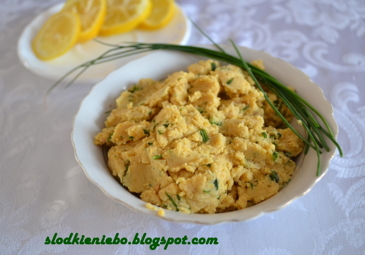 Pasta kanapkowa z ciecierzycy z natką pietruszki DoradcaSmaku pl