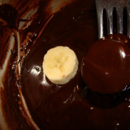 Krok 4 -  Banany w czekoladzie z bakaliami foto