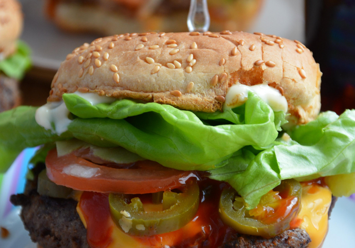 Chili-cheese burger - DoradcaSmaku.pl