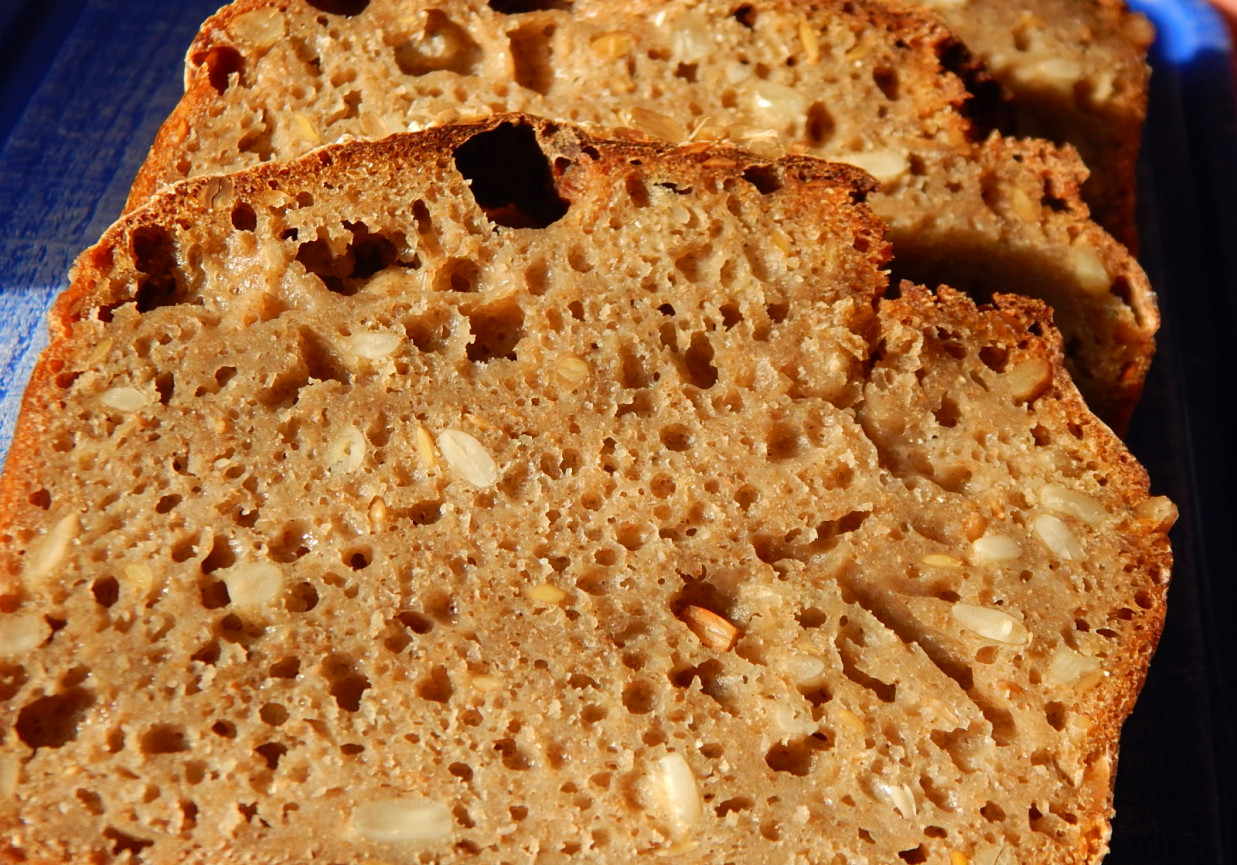  Chleb mieszany na zakwasie żytnim bez wyrabiania foto
