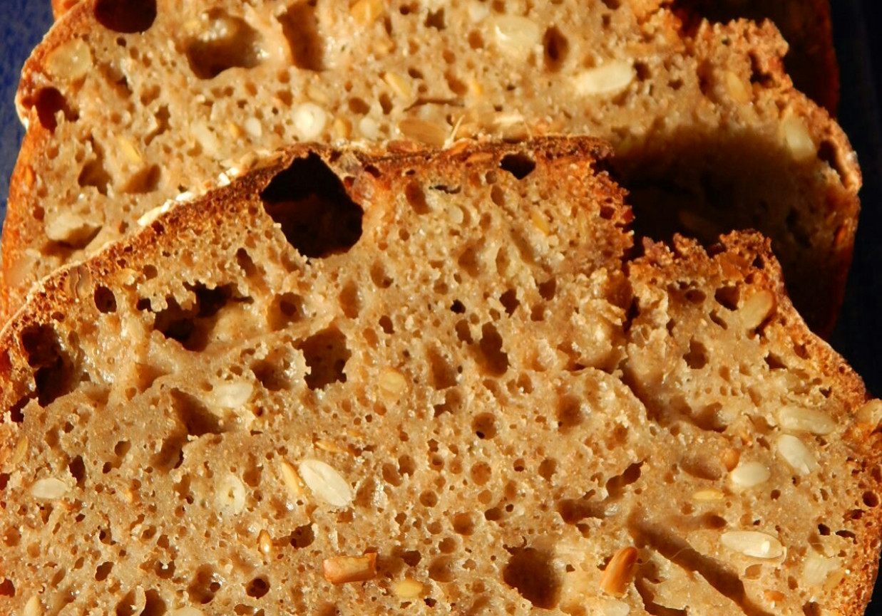  Chleb mieszany na zakwasie żytnim bez wyrabiania foto