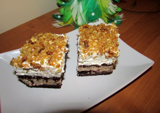 Fotografia przedstawiająca Ciasto z masą z cukierków chałwowych