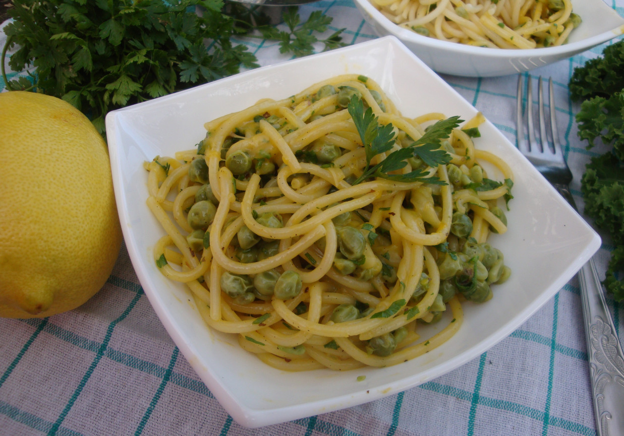  Cytrynowo-groszkowe spaghetti foto