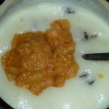 Krok 3 -  Deserek: Kasza manna z jabłkiem i śliwką - po 8 miesiącu  foto