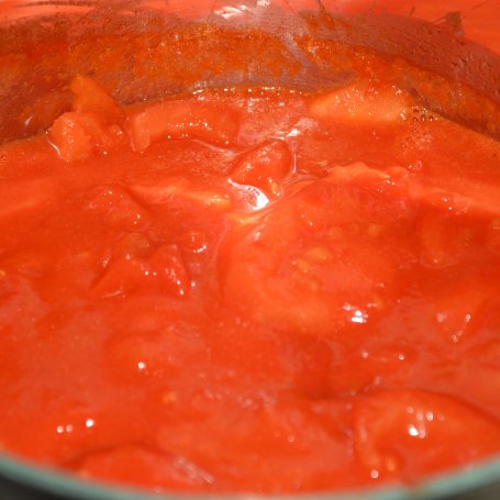 Krok 1 -  Krem pomidorywy z marchewką i maślanymi grzankami foto