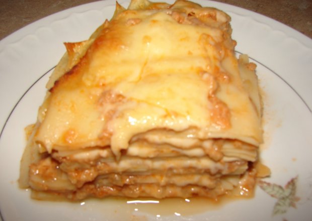 Fotografia przedstawiająca Lasagne z gotowanym mięsem