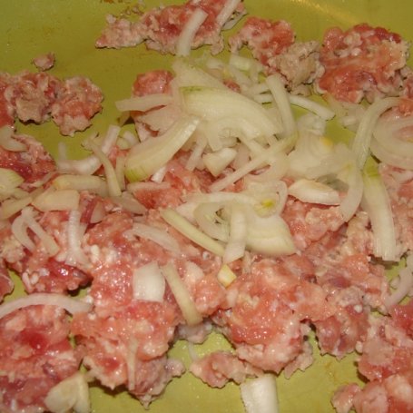 Krok 1 - Makaron kokardki z mielonym mięsem w sosie foto