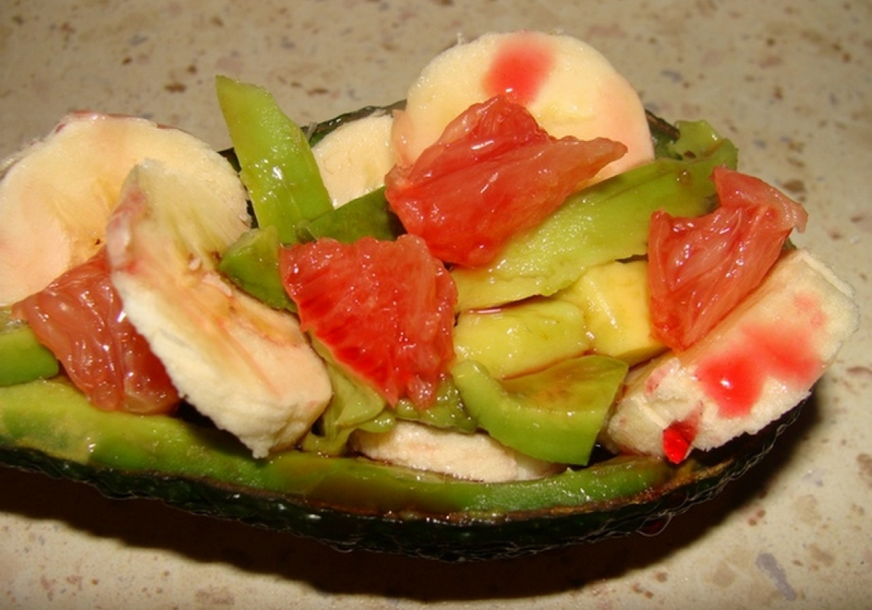  Owocowa sałatka z awokado foto
