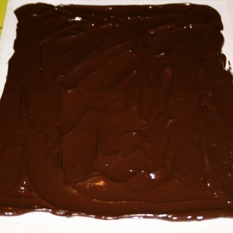 Krok 1 -  Ozdoby na tort z czekolady           foto