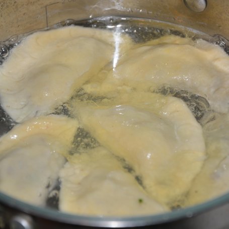 Krok 9 - Pierogi z wołowiną i boczkiem foto