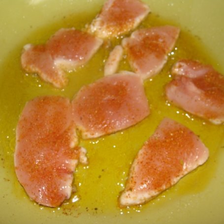 Krok 1 -  Sałatka z kurczakiem i sosem balsamicznym foto