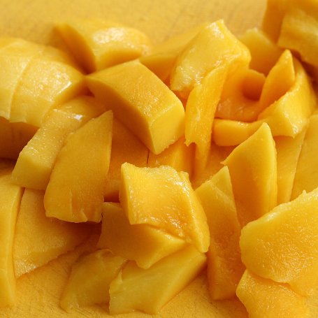 Krok 3 - 	 Słoneczny deser z morelami i mango foto