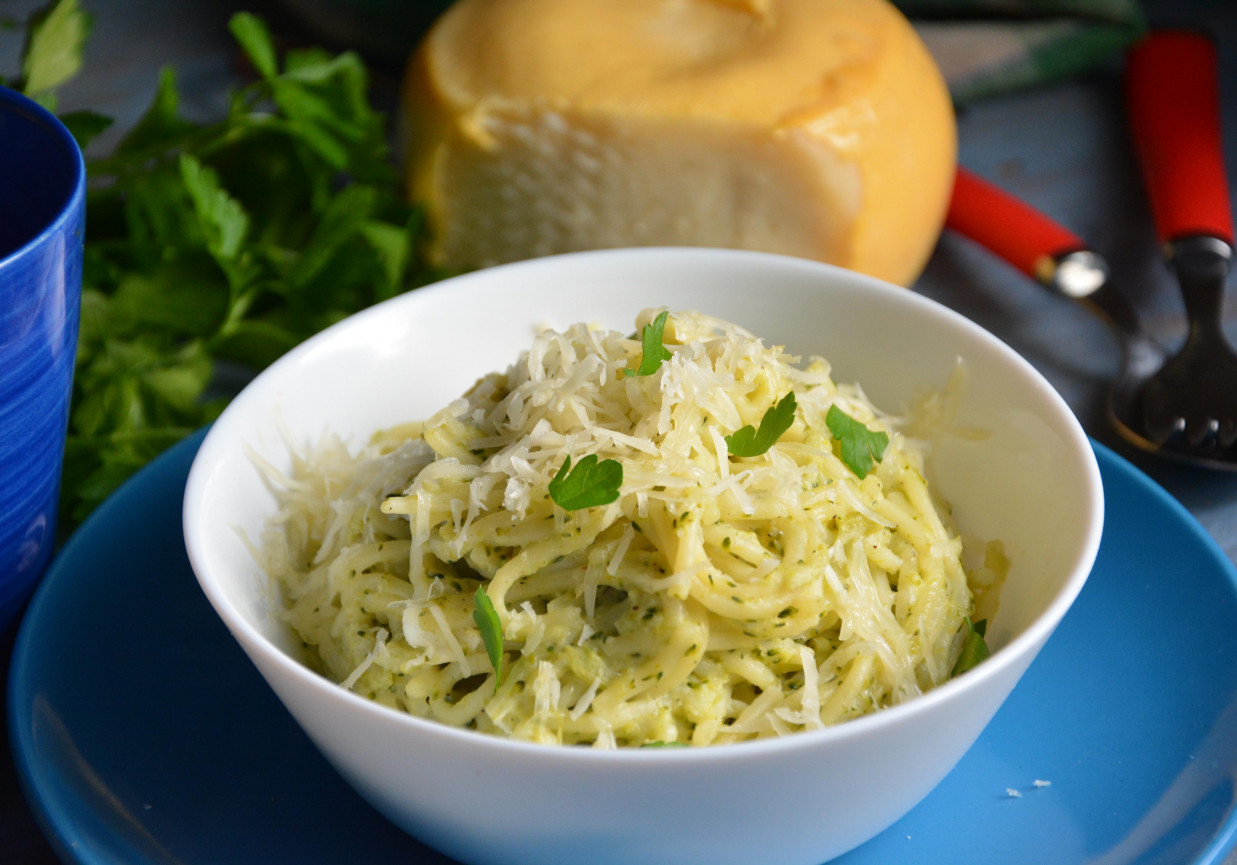 Spaghetti z brokułem i serem pleśniowym foto