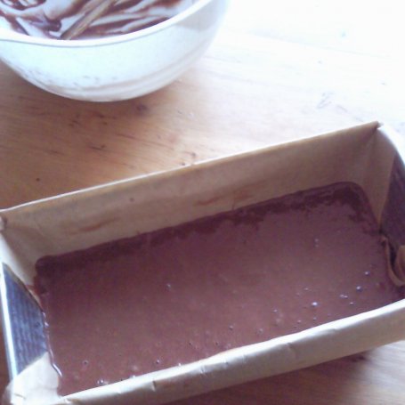 Krok 3 -  Szybkie czekoladowe ciasto z orzechami i migdałami foto