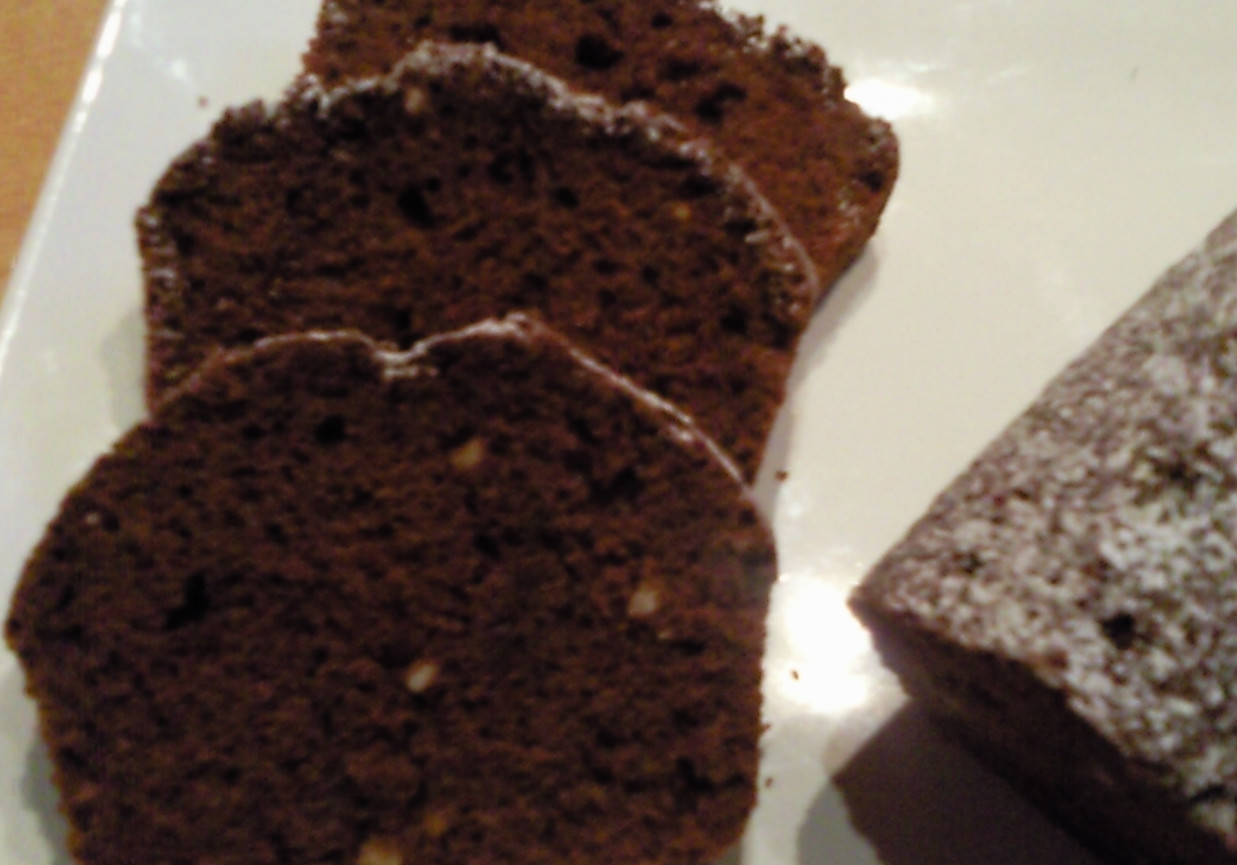  Szybkie czekoladowe ciasto z orzechami i migdałami foto