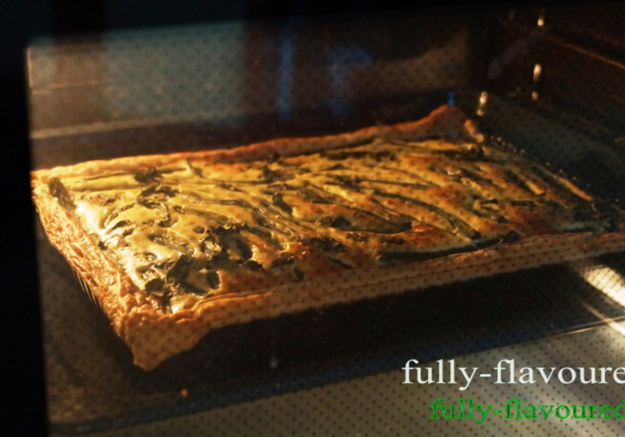  Tarta francuska z zieloną fasolką szparagową & pasta z zielonej fasolki  foto