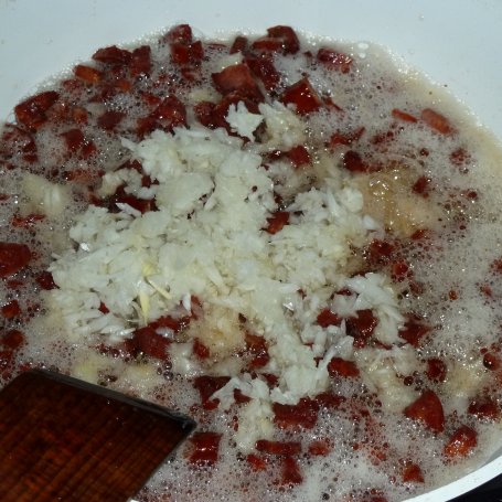 Krok 1 - Zapiekanka chlebowa pt. "Nic się nie może zmarnować" foto