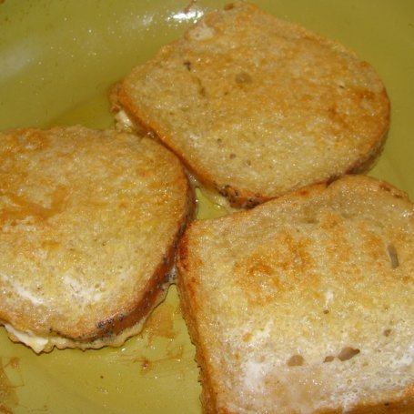 Krok 1 -  Zapiekany chleb z boczkiem pod beszamelem foto