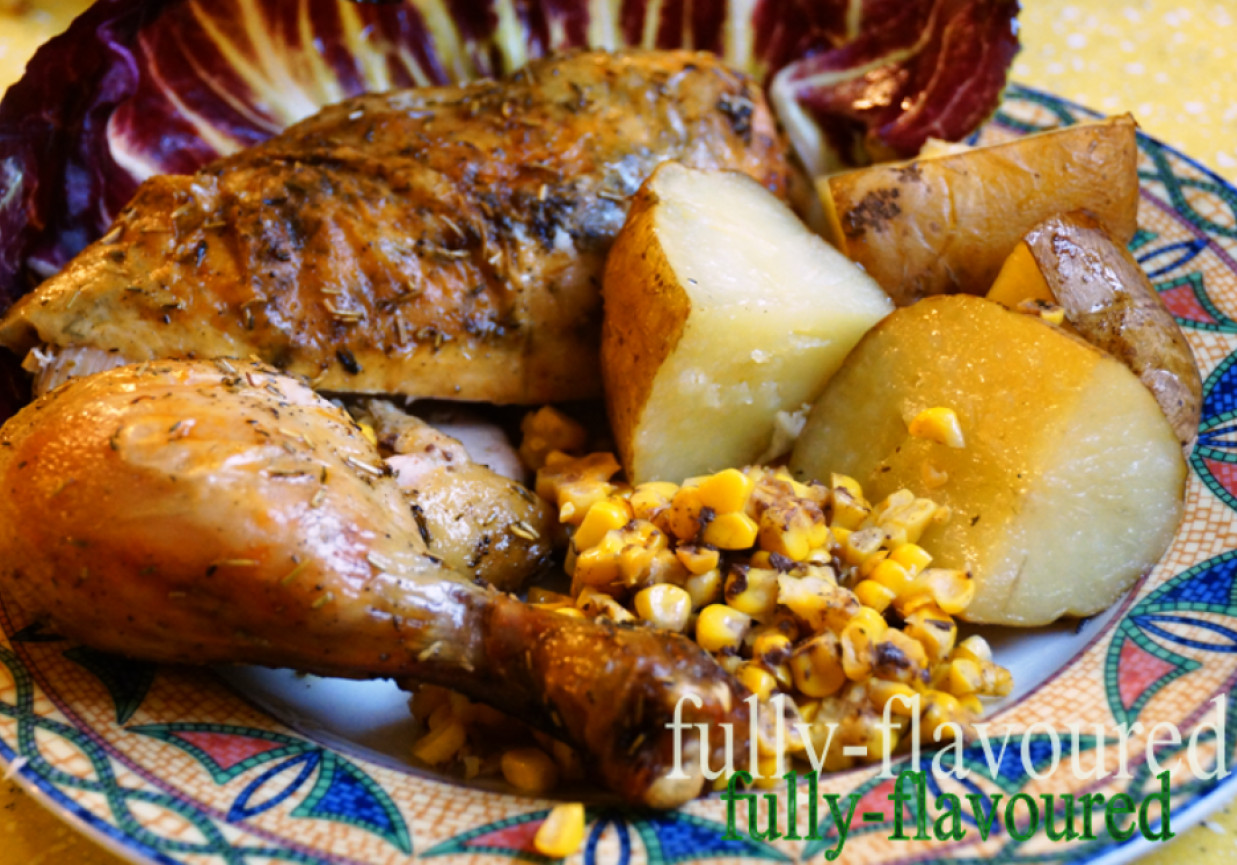  Ziołowo cytrynowy kurczak z  kukurydzą i pieczonymi młodymi ziemniakami z rozmarynem  foto