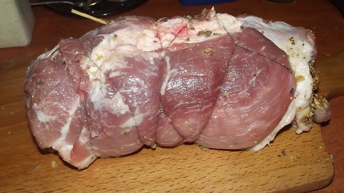 Rolada bogato nadziana.