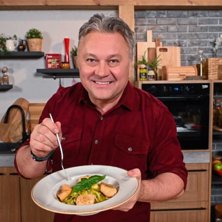 Pomysł na obiad - makaron z łososiem i pesto foto
