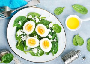 Ile gotować jajko i jak ugotować je na twardo lub miękko? foto