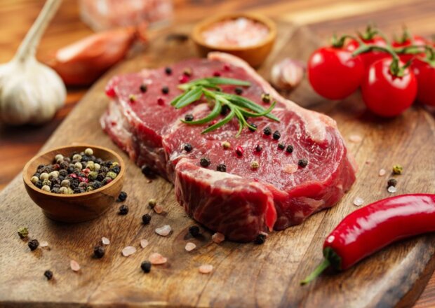 Co zrobić, żeby mięso nie było suche? 5 sposobów na soczyste kotlety!