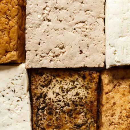 Jak przyrządzić tofu? Marynaty, ciekawostki i przepisy! foto