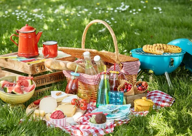 Jedzenie na piknik – co przygotować? foto