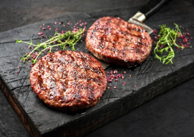 Jak przyprawić mięso na hamburgery? foto