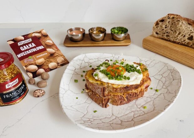 Fotografia przedstawiająca Croque Madame – francuskie śniadanie idealne na weekend