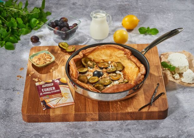 Fotografia przedstawiająca Dutch baby z twarożkiem i śliwkami, DS XXIII, odc. 20