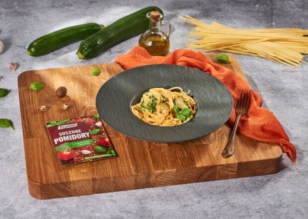 Fotografia przedstawiająca Makaron linguine z warzywami, DS XXIII, odc. 21