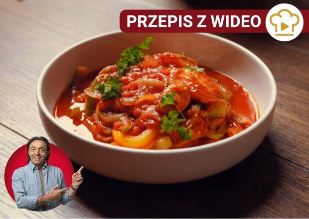 Fotografia przedstawiająca Leczo z kiełbasą i cukinią