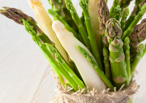 4 powody, dla których warto jeść szparagi foto