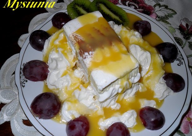 Fotografia przedstawiająca Adwokatowy deser lodowy