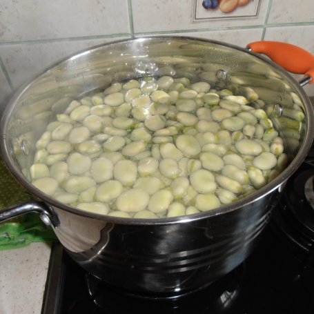 Krok 1 - Aksamitna zupa z bobu, sałaty i fasolki szparagowej foto