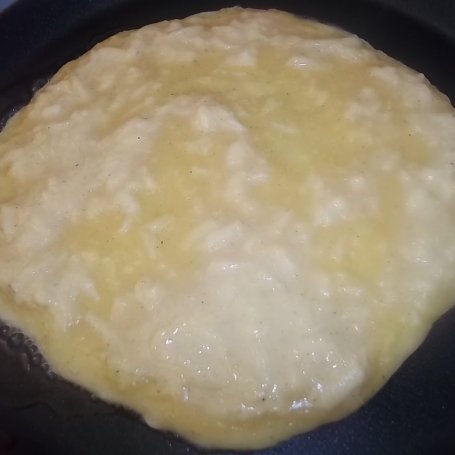 Krok 10 - A'la placek po węgiersku z cukinią foto