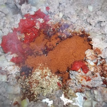 Krok 3 - A'la placek po węgiersku z cukinią foto
