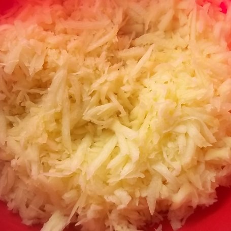 Krok 6 - A'la placek po węgiersku z cukinią foto