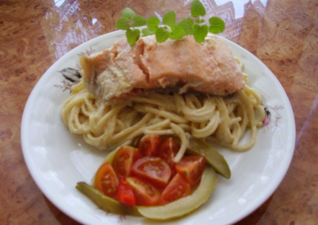Fotografia przedstawiająca Ala spaghetti z łososiem