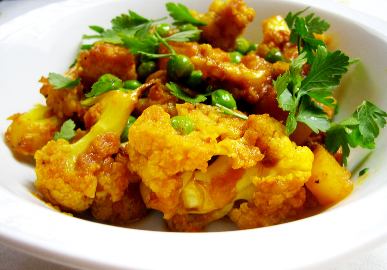 aloo gobi- czyli kalafior i ziemniak po indyjsku foto