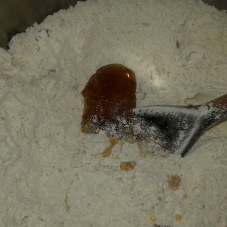 Krok 4 - Amarantusowy chlebek na miodzie foto