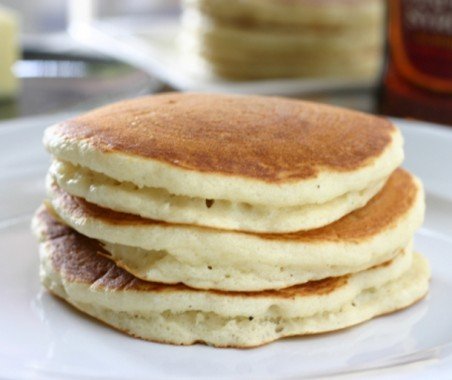 Fotografia przedstawiająca Amerykańskie naleśniki (pancakes)